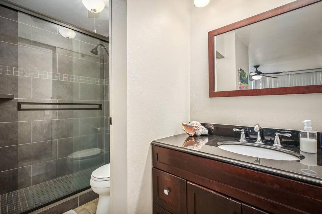 Beautiful 2/2 Condo In Kailua Kona. Ocean View! Eksteriør billede